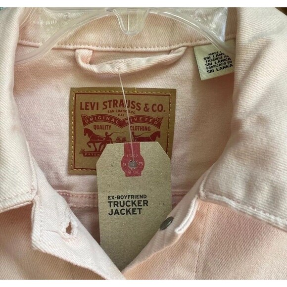 Levi's Size Medium M Pastel Soft Pink Denim Jean Jacket Ex-Boyfriend Trucker - Picture 6 of 8